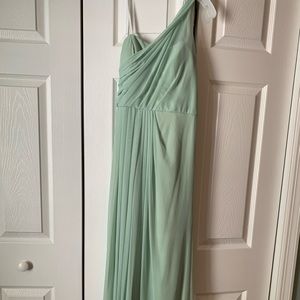David’s Bridal Long Mesh Dress with One Shoulder Neckline Size 6 Color: Meadow